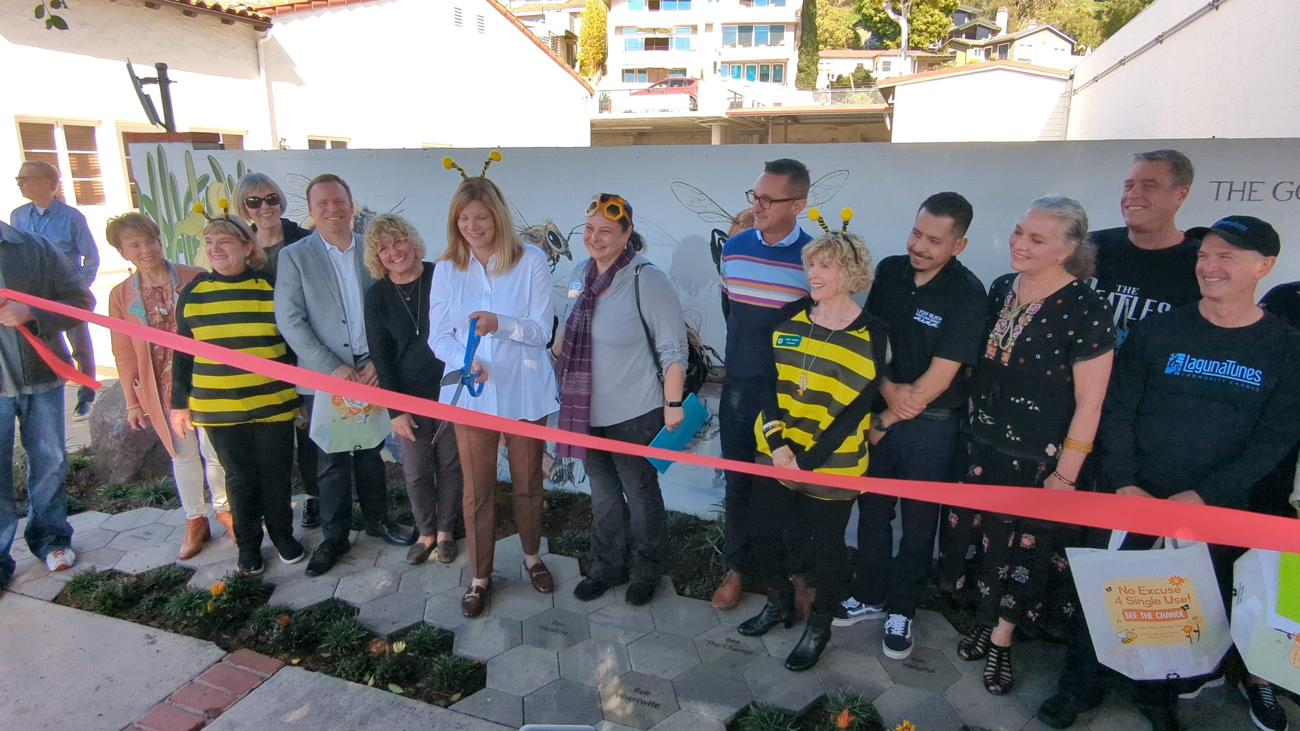Mural ribbon cutting ceremony